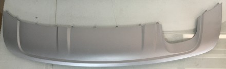 Губа заднього бампера VW Tiguan 2012. . фото 2