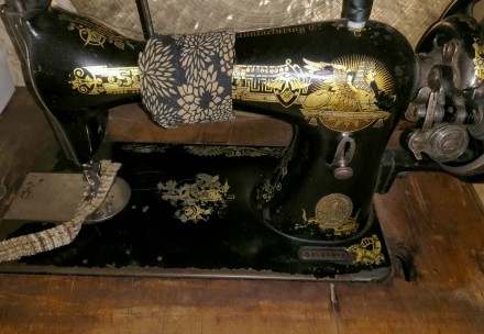 Швейная машинка SINGER.
Производства Подольск с 1911.
№ А 27 45 248
Машинка р. . фото 2