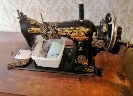 Швейная машинка SINGER.
Производства Подольск с 1911.
№ А 27 45 248
Машинка р. . фото 9