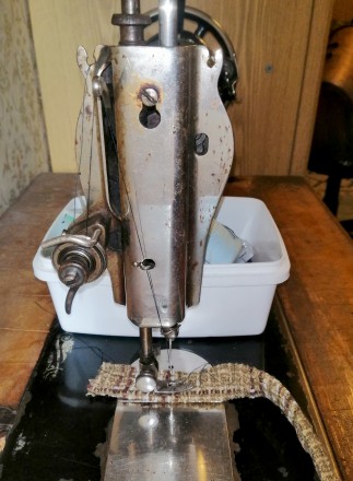 Швейная машинка SINGER.
Производства Подольск с 1911.
№ А 27 45 248
Машинка р. . фото 6
