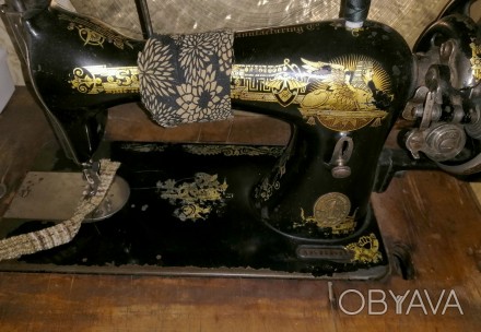 Швейная машинка SINGER.
Производства Подольск с 1911.
№ А 27 45 248
Машинка р. . фото 1