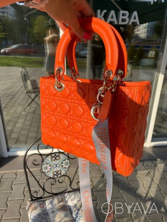 
 
 Модна жіноча сумка виготовлена з екошкіри, з ромбовидним рядком.Одне відділе. . фото 1
