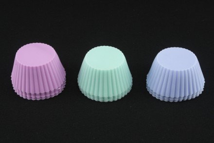 Форми силіконові для кексів 12 штук одного кольору
Розміри 7х3,5 см
Кольори: фіо. . фото 3