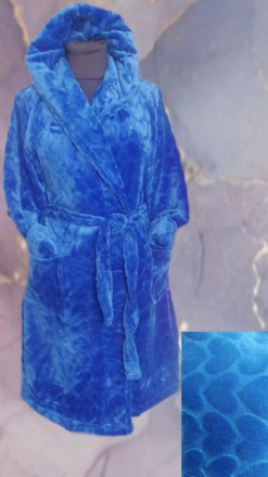 Купить короткий махровый халат на змейке
Женский махровый халат коллекции Нового. . фото 3