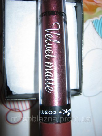  Блеск для губ Velvet matte MK Cosmetics Lipgloss тон 11 темный.
 Текстура ровно. . фото 4