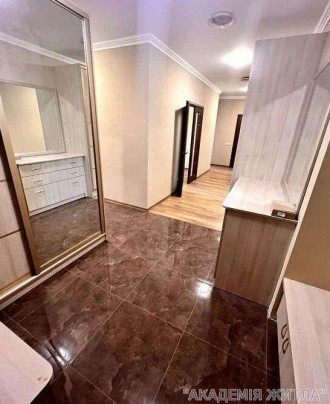 Продається трикімнатна квартира в ЖК "Лазурний Блюз" на 5 поверсі, вулиця Туманя. . фото 3