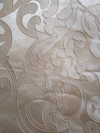 Ткань с узорами на бежевом фоне с тефлоном ,одним большим куском
ширина -3 метр. . фото 3
