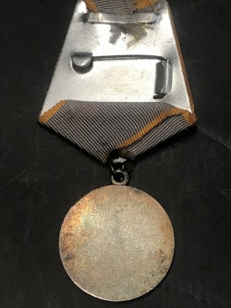 Продам
Медаль За боевые заслуги серебро 925 пр. оригинал. . фото 3