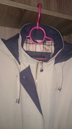 Куртка, ветровка,плащ короткий с капюшоном Braetan женская. Размер 44, цвет свет. . фото 7