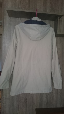 Куртка, ветровка,плащ короткий с капюшоном Braetan женская. Размер 44, цвет свет. . фото 3