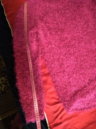 Женский мягкий большой свитер малинового цвета. Длина спереди 65 см, сзади 73см.. . фото 7