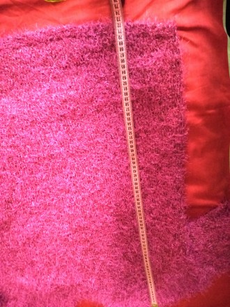 Женский мягкий большой свитер малинового цвета. Длина спереди 65 см, сзади 73см.. . фото 8