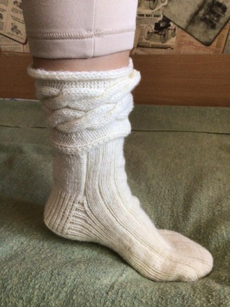 Шикарные тёплые вязанные носки ручной работы.
Материал-детский акрил.
Обалденн. . фото 2