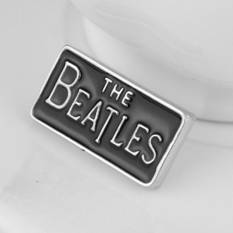 Значок рок-группы The Beatles
The Beatles — британская рок-группа из Ливерпуля, . . фото 4