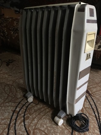 Продам масляный радиатор на 9 секций в хорошем состоянии. Очень быстро нагревает. . фото 3