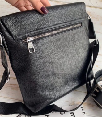 
 
 Стильная мужская сумка Louis Vuitton.
Материал: натуральная кожа.
Отделения:. . фото 3