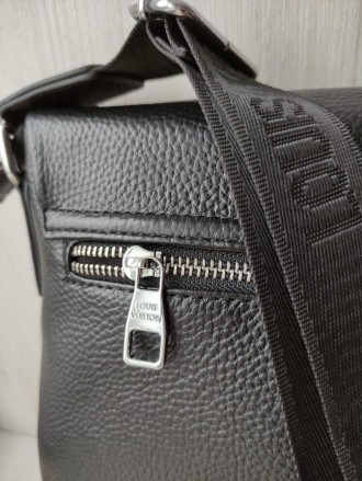 
 
 Стильная мужская сумка Louis Vuitton.
Материал: натуральная кожа.
Отделения:. . фото 5