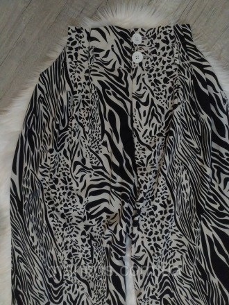 Широкие брюки Missguided с принтом зебра завышенная талия 
Состояние: б/у, в иде. . фото 4