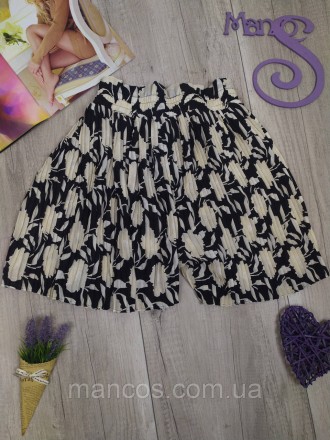 Черно-кремовые плиссированные шорты-бермуды Zara с цветочным принтом
Состояние: . . фото 6
