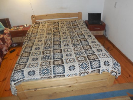 Продам ліжко дерев'яне (матеріал сосна), ліжко в дуже хорошому стані., як н. . фото 2