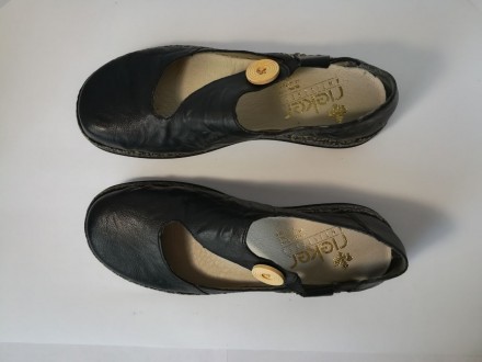 Туфли черные, натуральная кожа, стелька антистресс (пружинистая), длина 24,5 см . . фото 5