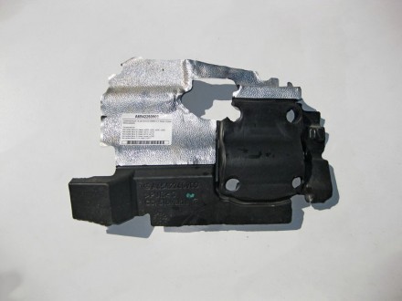 
Шумоизоляция на двигателе OM654 R4 2.0 diesel справаA6542260900 Применяется:Mer. . фото 2