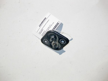 
Петля - фиксатор замка капота верхняя A2048800560 Применяется:Mercedes Benz SLS. . фото 3