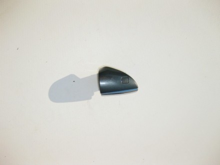 
Крышка передней правой наружной ручки двери с инфракрасным приемником и хромомA. . фото 2