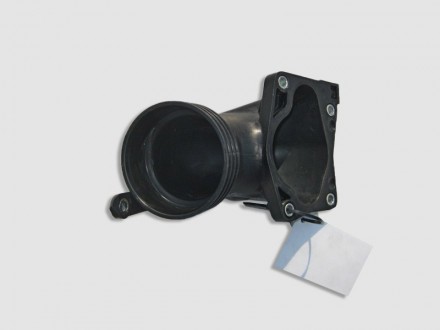 
Пластиковое колено - трубопровод от смесительной камеры к впускному коллекторуA. . фото 3