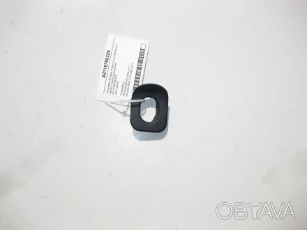 
Кольцевая накладка отверстия направляющей заднего левого подголовникаA211978032. . фото 1