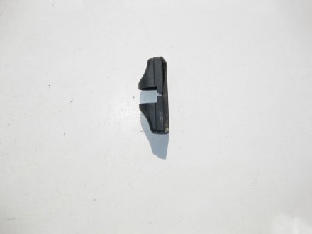 
Крышка - накладка ограничителя двериA2207230508 Применяется:Mercedes Benz CLS-c. . фото 3