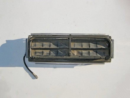 
Вентиляционный клапан в багажнике справав сборе с антенной TELEAIDA2118202275 П. . фото 2