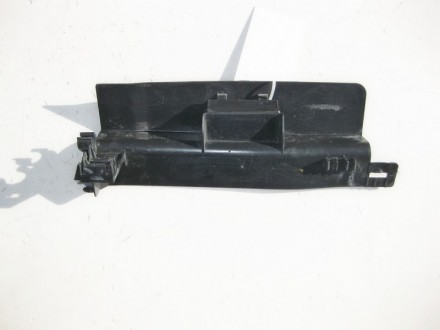 
Пластиковый держатель, кронштейн тормозных трубок на левом лонжероне A166545584. . фото 3