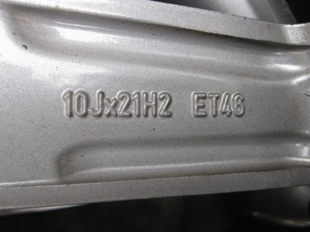 
Оригинальные диски 10J R21 ET46 A1664011400с резиной Continentalдва диска изнут. . фото 17