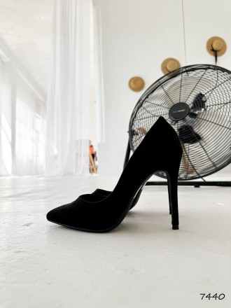 Туфли женские Kadi черные 7440, размер 37
Материал: эко-замша
Цвет: черный
каблу. . фото 8