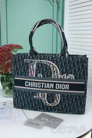 Отличная модная женская сумка Кристиан Диор в одно отделение с подкладкой внутри. . фото 1