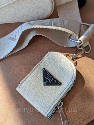 ✨Новинка ✨ 
 
Брендова сумка жіноча клатч Prada, досить містка та зручна, через . . фото 3