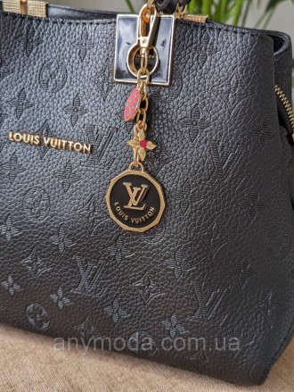 
Сумка Louis Vuitton чудовий вибір, якщо ви за стиль, практичність і зручність в. . фото 3