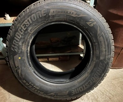 Шини Зимові Bridgestone BLIZZAK DM-V3 (285/60R18 116R)
Без порізів і проколів.
. . фото 4