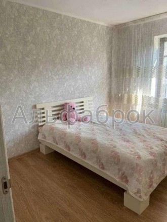 Продається простора 3-кімнатна квартира площею 75 м² в селищі Коцюбинське, розт. . фото 9