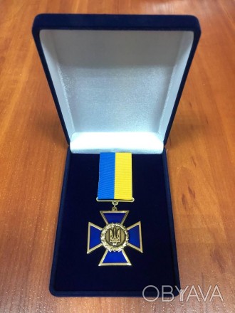Медаль Крест патриота Украины с удостоверением в футляре.
Медаль разработана и и. . фото 1