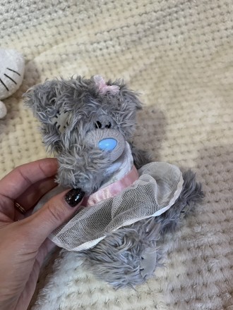 Милі відомі іграшки для дівчинки 
Ведмедик Тедді у сукні
Киця Hello Kitty

Р. . фото 6