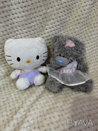 Милі відомі іграшки для дівчинки 
Ведмедик Тедді у сукні
Киця Hello Kitty

Р. . фото 1