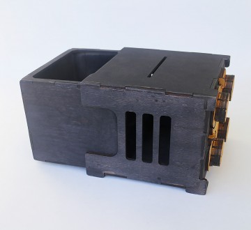 Эксклюзивная сувенирная копилка в виде квадратного сейфа с кодовым замком. Этот . . фото 6
