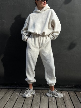 
Плюшевий костюм жіночий зимовий Тедді
У сезон відправка костюма від 3-5 робочих. . фото 4