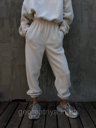 
Плюшевий костюм жіночий зимовий Тедді
У сезон відправка костюма від 3-5 робочих. . фото 11