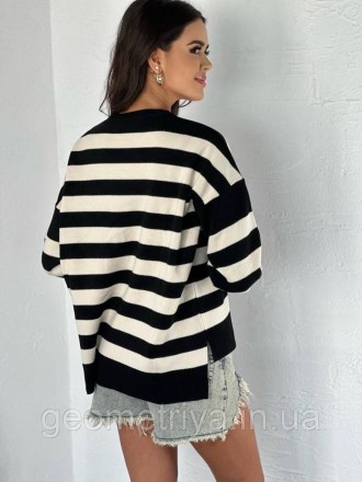 
Акріловий светр оверсайз у смужку 
Розмір єдиний 42-48 на обєм грудей до 100 см. . фото 3