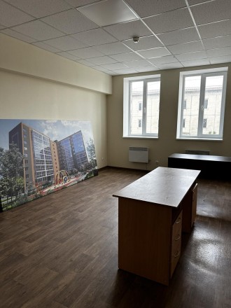 Загальна площа офісних приміщень 600 м2, 2-3 поверхи, на кожному поверсі по 2 са. Индустриальный. фото 8