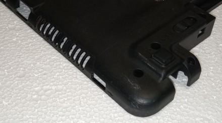 Нижня частина корпуса (поддон) з ноутбука LENOVO Ideapad U550 60.4EC11.003

Вс. . фото 4
