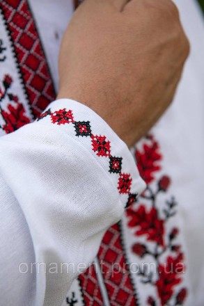 
Традиційна чоловіча біла вишиванка з червоним візерунком — національна українсь. . фото 4